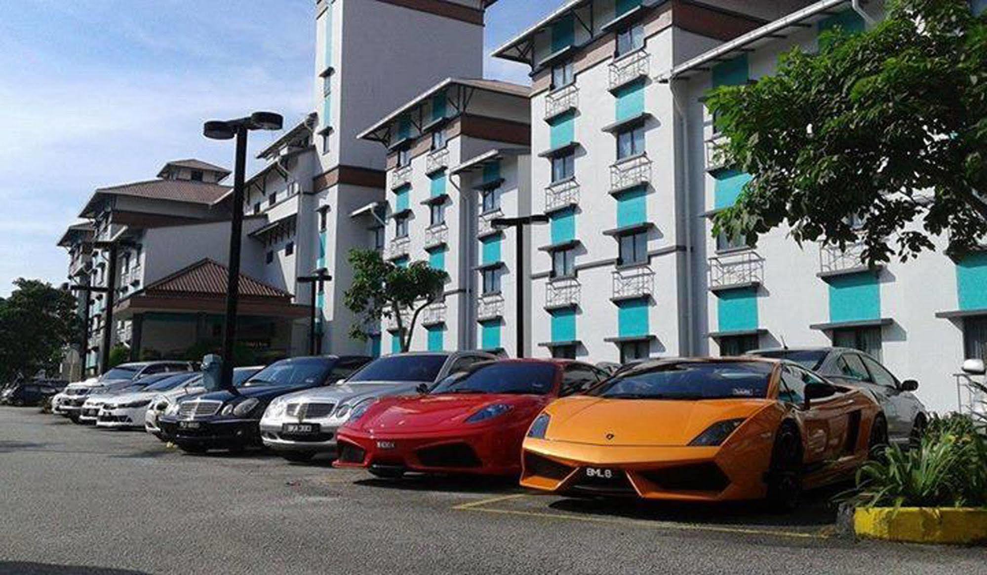 Merrida Hotel Klang Buitenkant foto